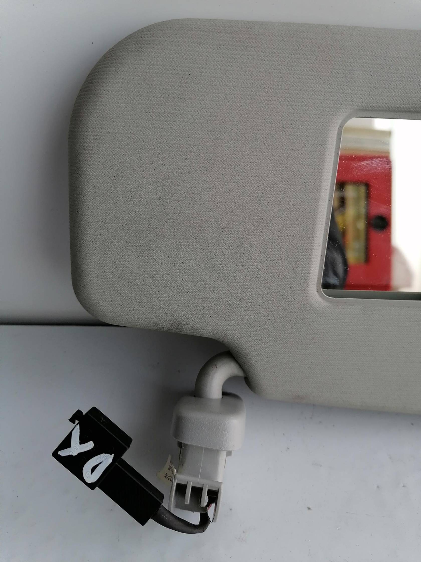 Aletta parasole parabrezza dx.